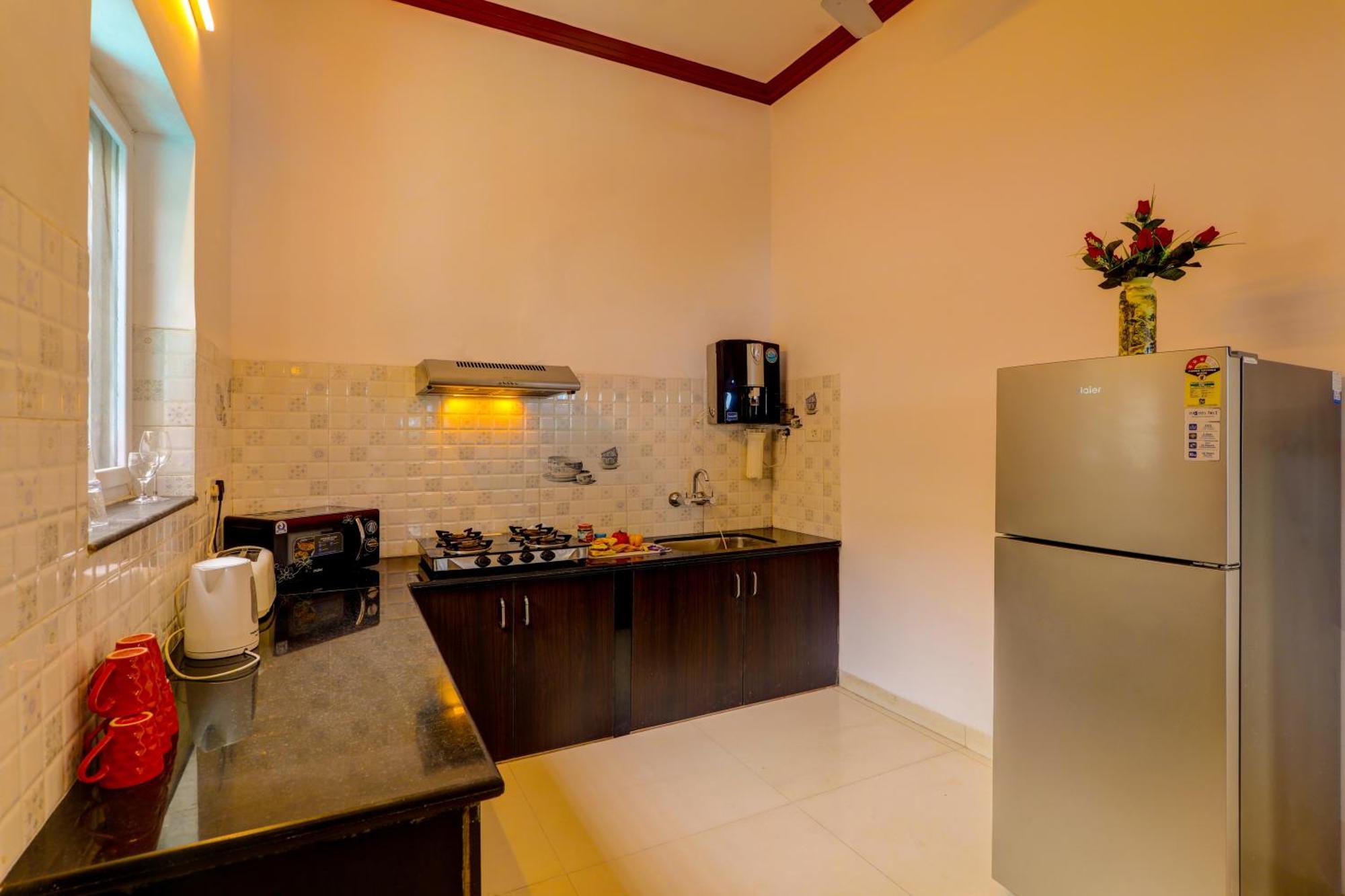 Ludo Private Pool Villa, Wifi-Caretaker-Parking, North Goa Бага Экстерьер фото