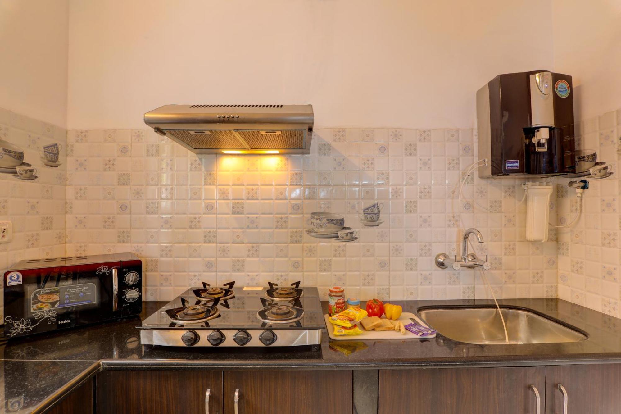 Ludo Private Pool Villa, Wifi-Caretaker-Parking, North Goa Бага Экстерьер фото